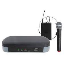 doppio radiomicrofono palmare e
archetto uhf
Può operare in un raggio di oltre 50mt
su una delle 32 combinazioni UHF
disponibili. In uscita, dispone di un
connettore XLR e uno Jack 6,3mm.
La confezione include, oltre alla base
ricevente, 1 mi