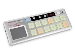 Il Pad One è un midi pad controller compatibile con tutti i software per DJ e le più diffuse DAW. Il robusto chassis in alluminio offre garanzie assolute in termini di prestazioni e robustezza. Ognuno dei 12 pad può generare un valore midi assegnabile ed